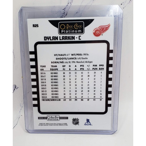 2024-25 O-Pee-Chee Platinum #R25 Dylan Larkin Retro Rainbow - Picture 2 of 4